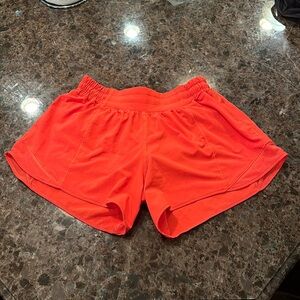Lululemon Hotty Hot Low-Rise Lined Short 4” Size 6